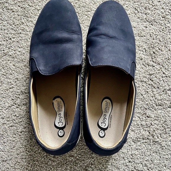 Joya Womens Size 42.5 / 10.5 US Clara Navy Casual Slip-On Low-Profile Sneakers - Picture 3 of 6